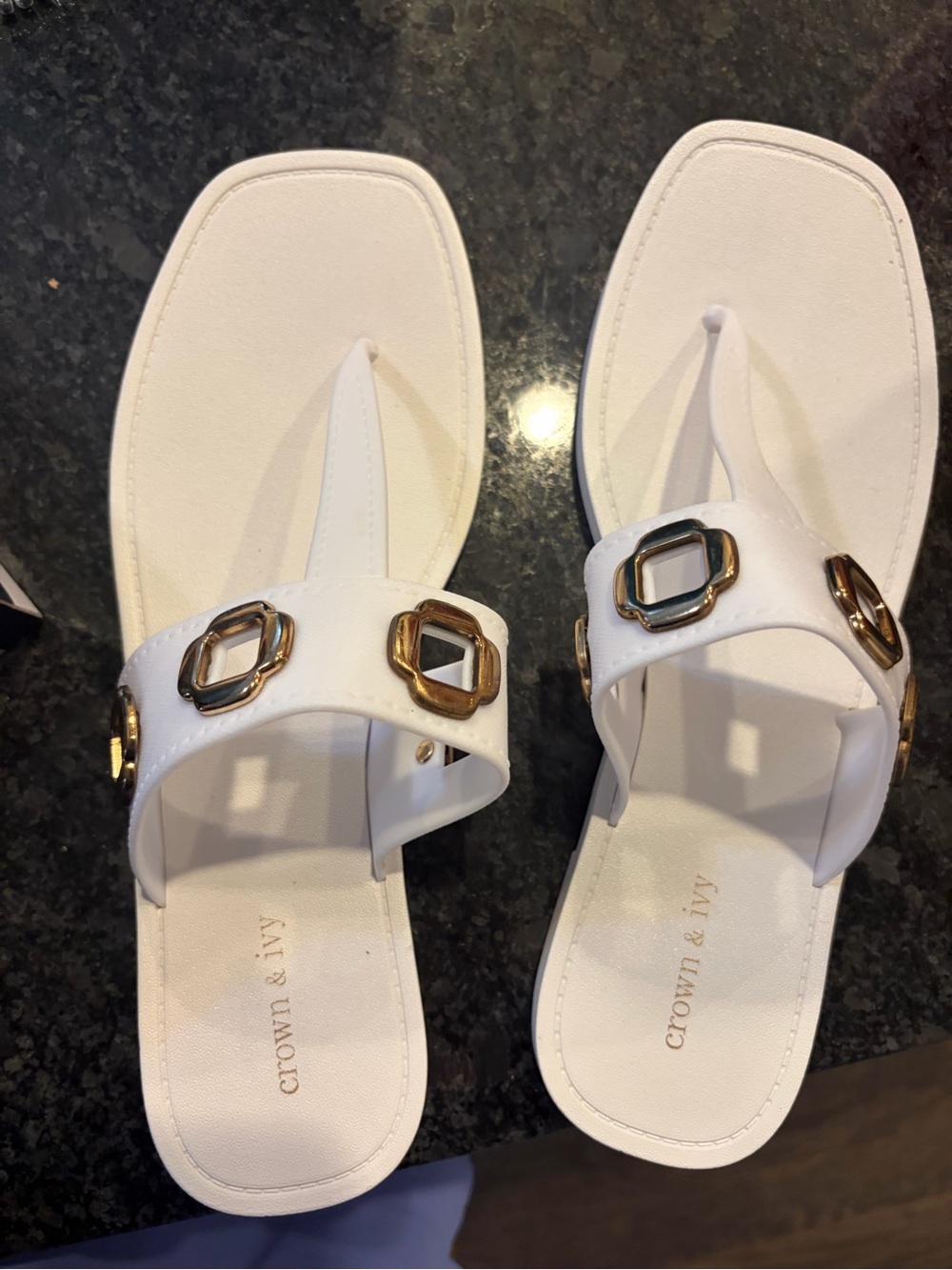Crown & Ivy White Slide Sandals with Gold Accents new nwt size 9 flip flops